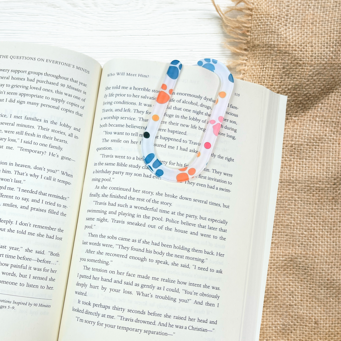Puppy Paw Print Jumbo Paperclip